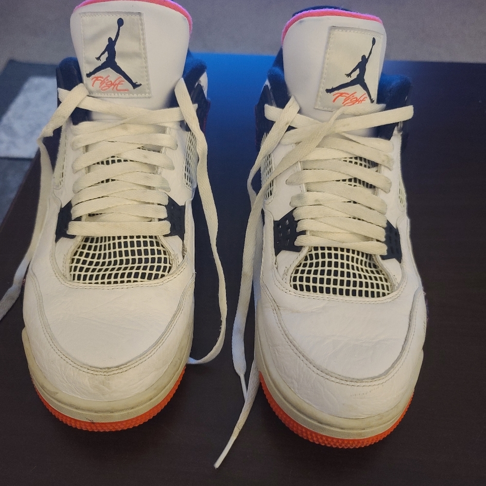 Jordan 4s